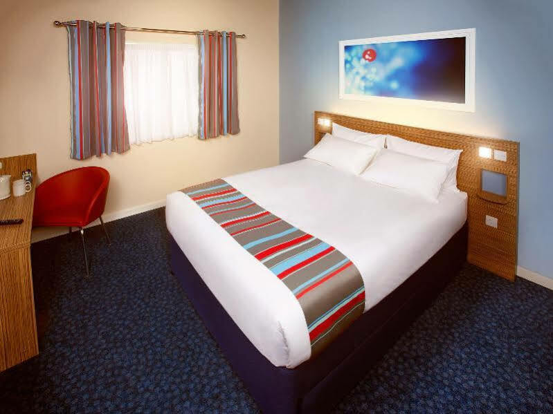 Travelodge Liverpool Stonedale Park Exterior foto